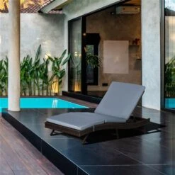 Chaise Longue Stationnaire Outsunny En Résine Tressée Brune Avec Siège Rembourré Gris 10 Chaise Longue Stationnaire Outsunny En Résine Tressée Brune Avec Siège Rembourré Gris -Outsunny 331001481 AlternateImage3 l