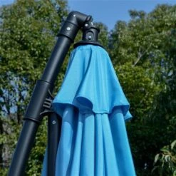 Parasol Pour La Cour Bleu De 8,7 pi Par Outsunny Avec Base Et Manivelle -Outsunny 331003137 AlternateImage4 l